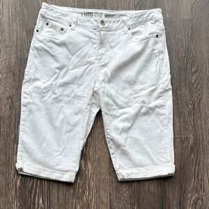 White Bermuda jeans